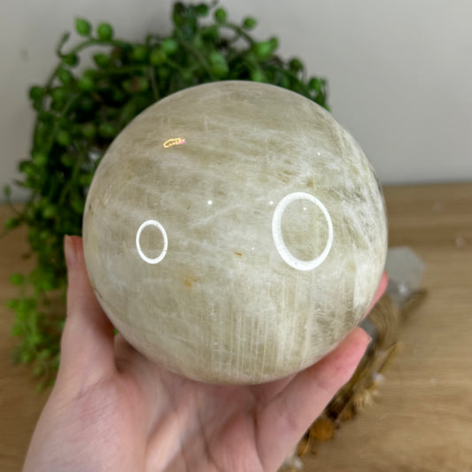 Moonstone Sphere (Q589)