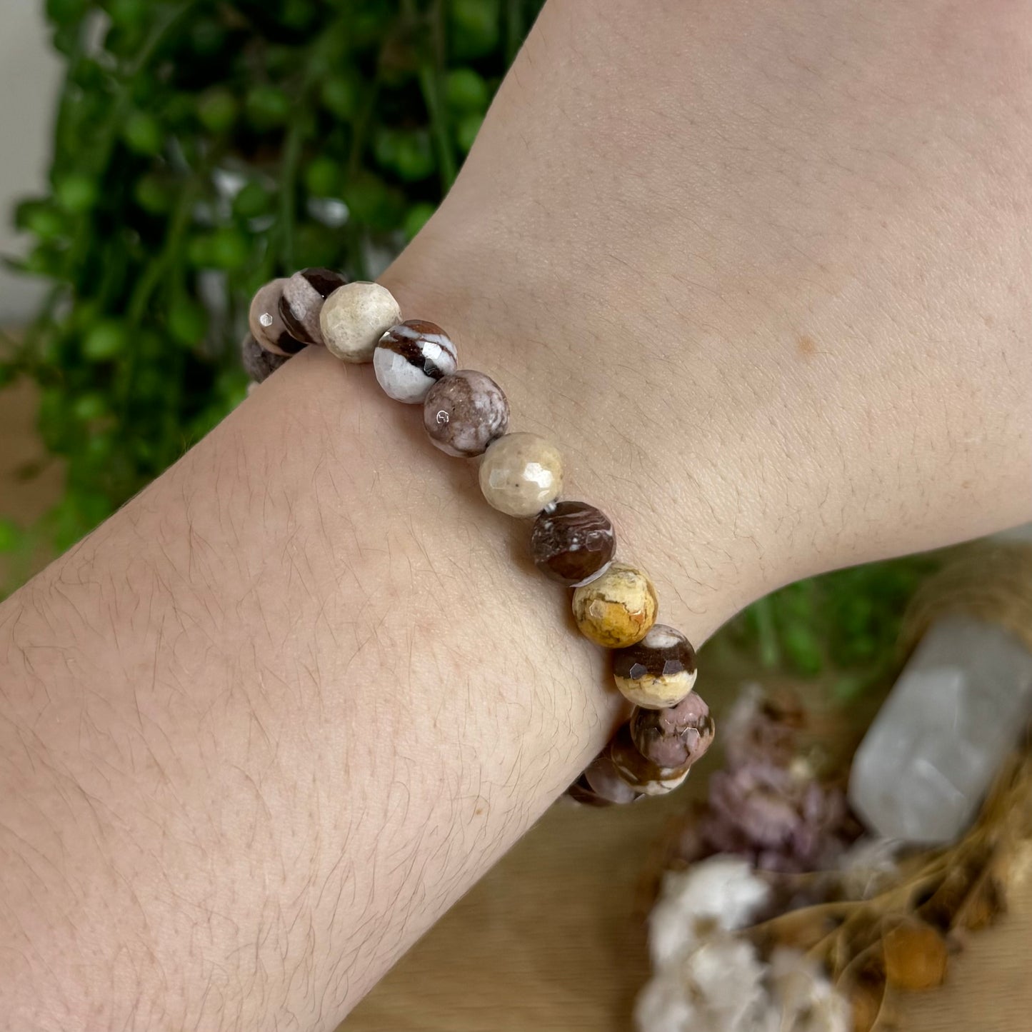 Coconut Jasper Faceted Bracelet (Q532)