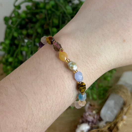 Mixed Faceted Stone Bracelet (Q544)