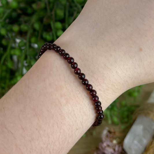 Garnet Bracelet (Q511)