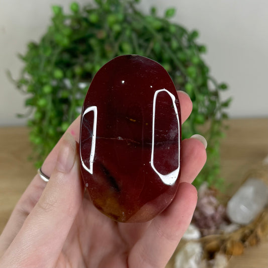 Mookaite Palm Stone (Q914)