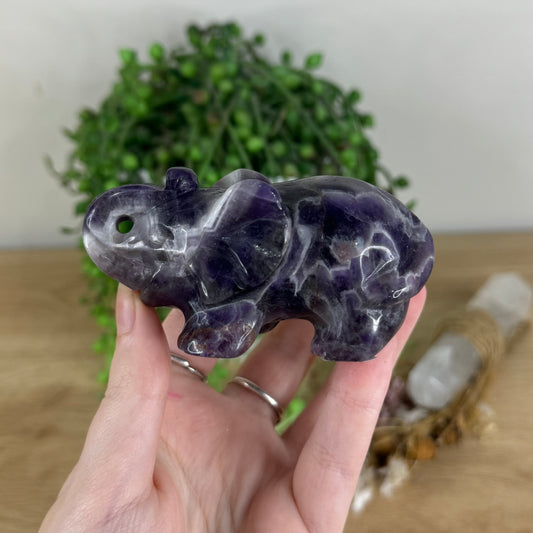 Dream Amethyst Elephant (Q929)