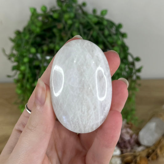White Moonstone Palm Stone (Q886)