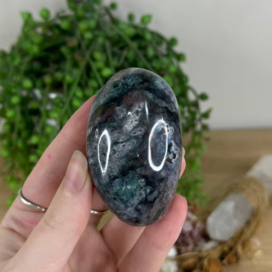 Ocean Jasper Palm Stone (Q889)
