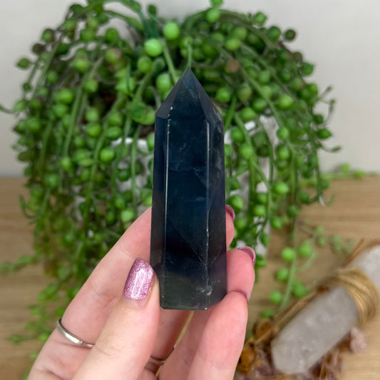 Blue Fluorite Point (U989)