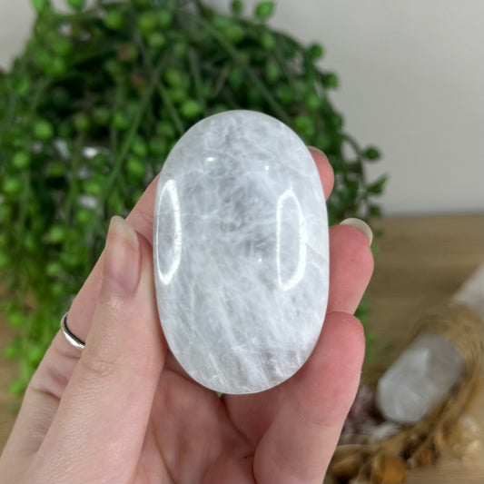 White Moonstone Palm Stone (Q885)