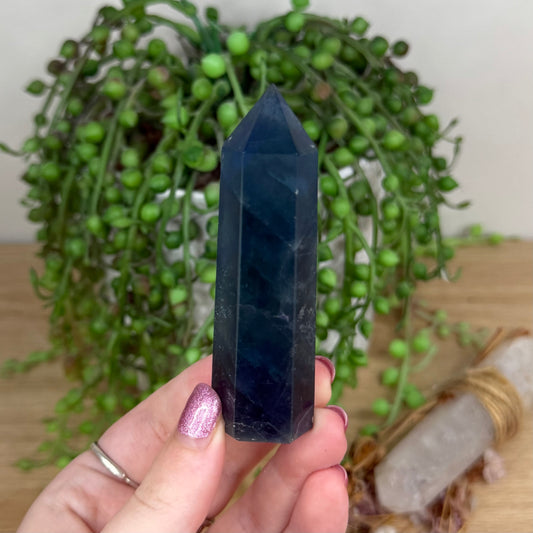 Blue Fluorite Point (U991)