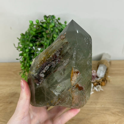 Garden Quartz Tower On Wooden Stand (Q899)