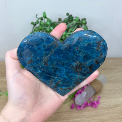 Blue Apatite Heart On Stand (396B)