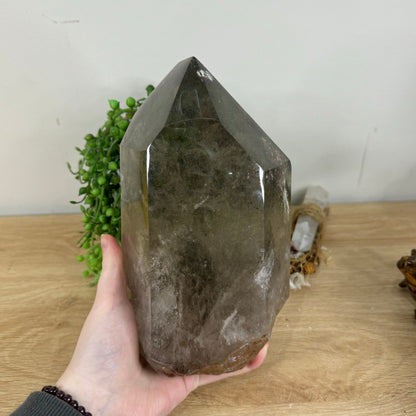Garden Quartz Tower On Wooden Stand (Q900)