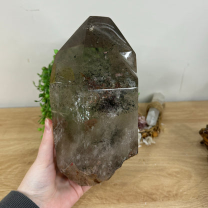 Garden Quartz Tower On Wooden Stand (Q900)
