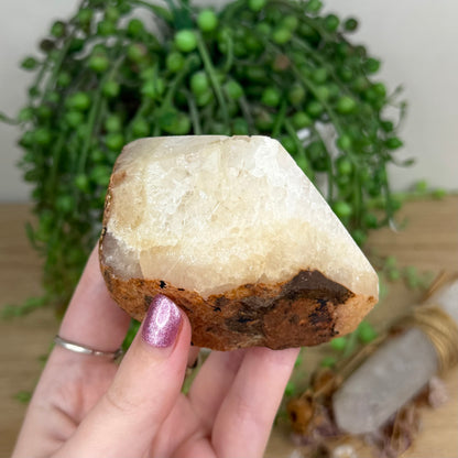 Citrine Cluster Cut Base (W320)