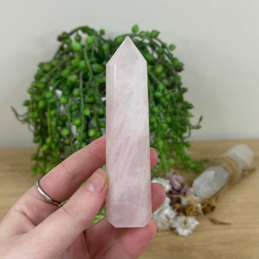 Rose Quartz Point (M647)