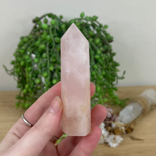 Rose Quartz Point (M649)