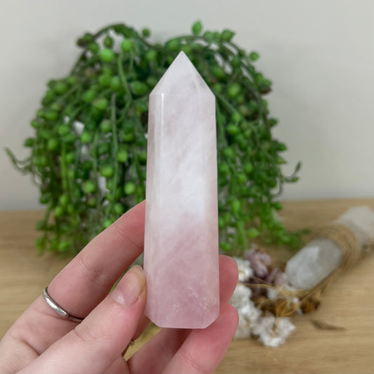 Rose Quartz Point (M642)