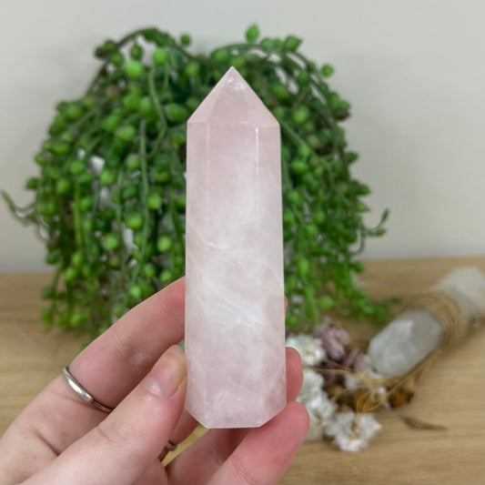 Rose Quartz Point (M638)