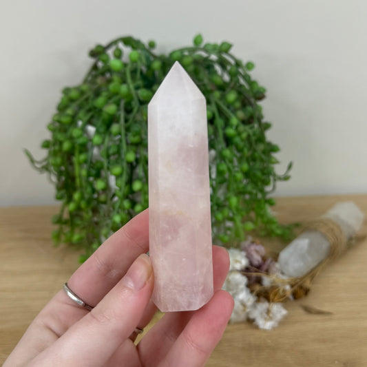Rose Quartz Point (M637)