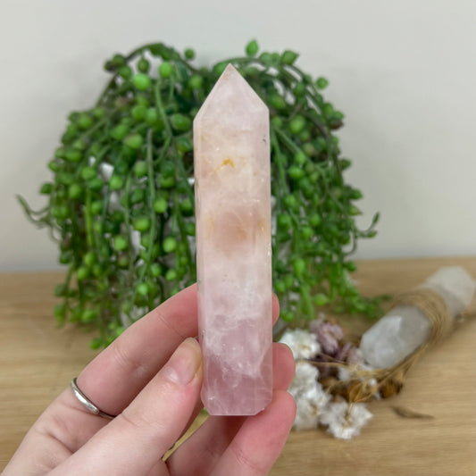 Rose Quartz Point (M636)