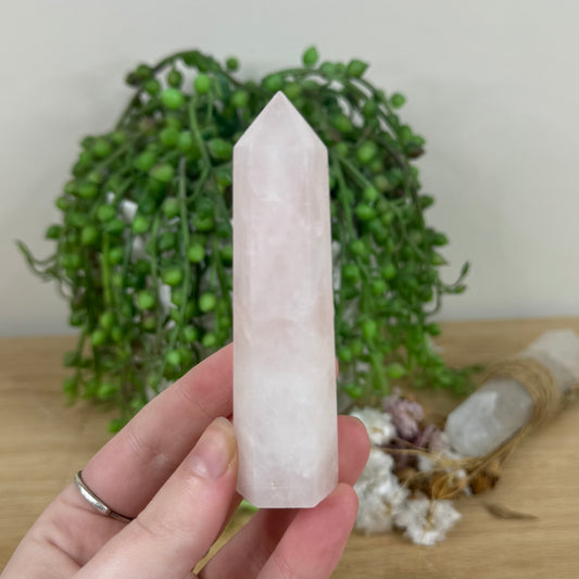 Rose Quartz Point (M634)