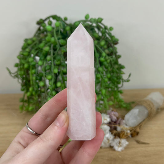 Rose Quartz Point (M644)