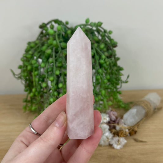 Rose Quartz Point (M633)