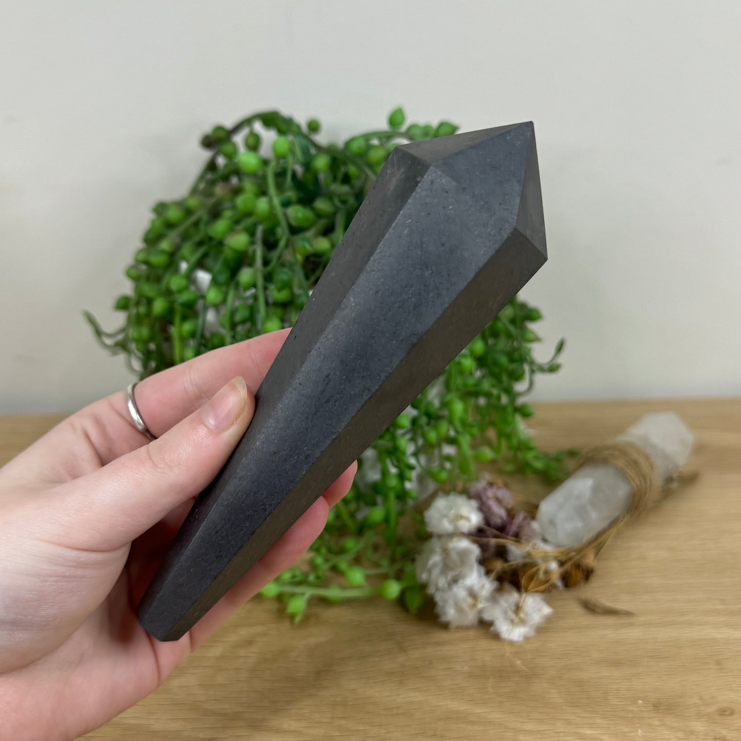 Shungite Wand (M669)