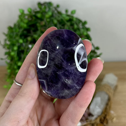 Dream Amethyst Palm Stone (R10)