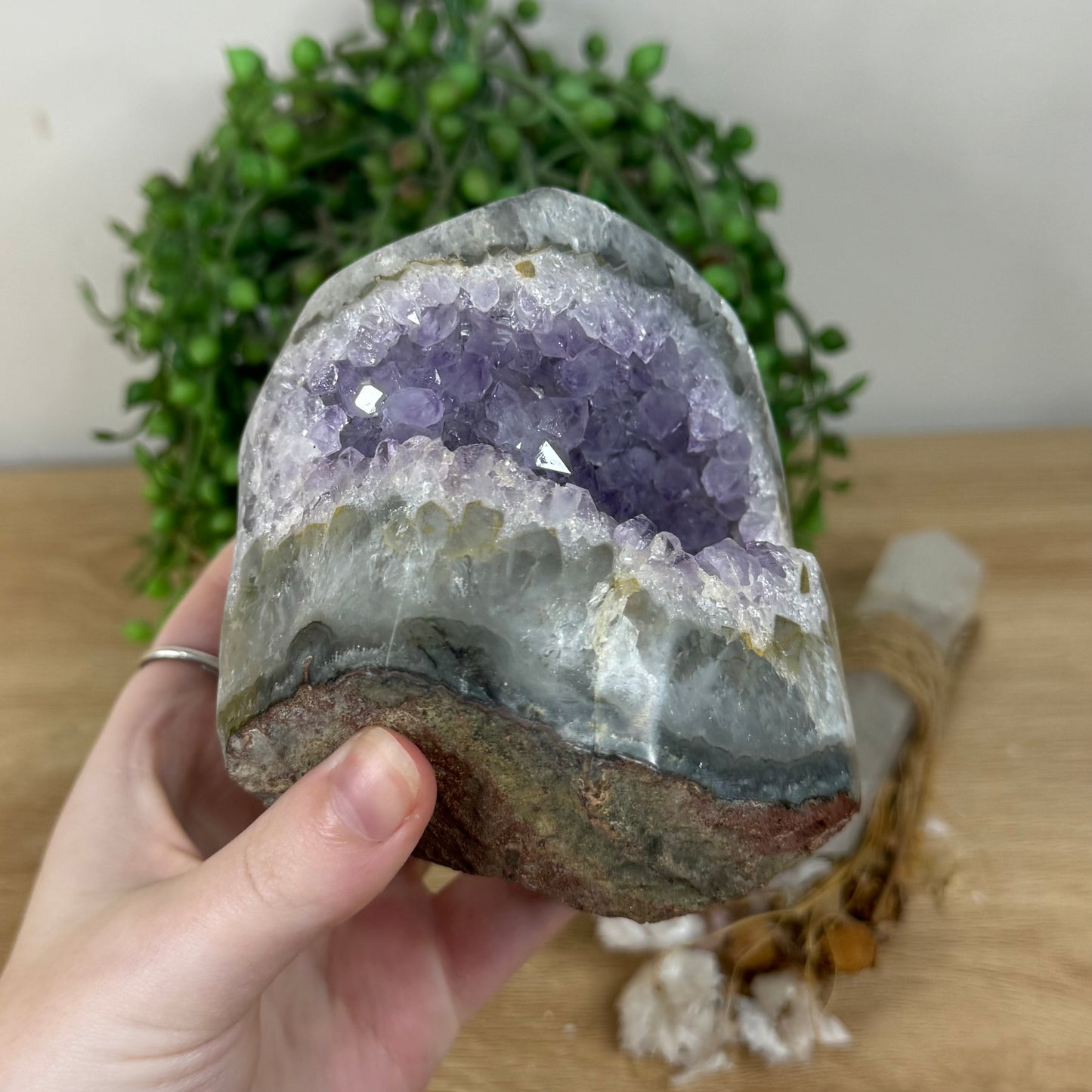 Amethyst / Agate Cave (R146)