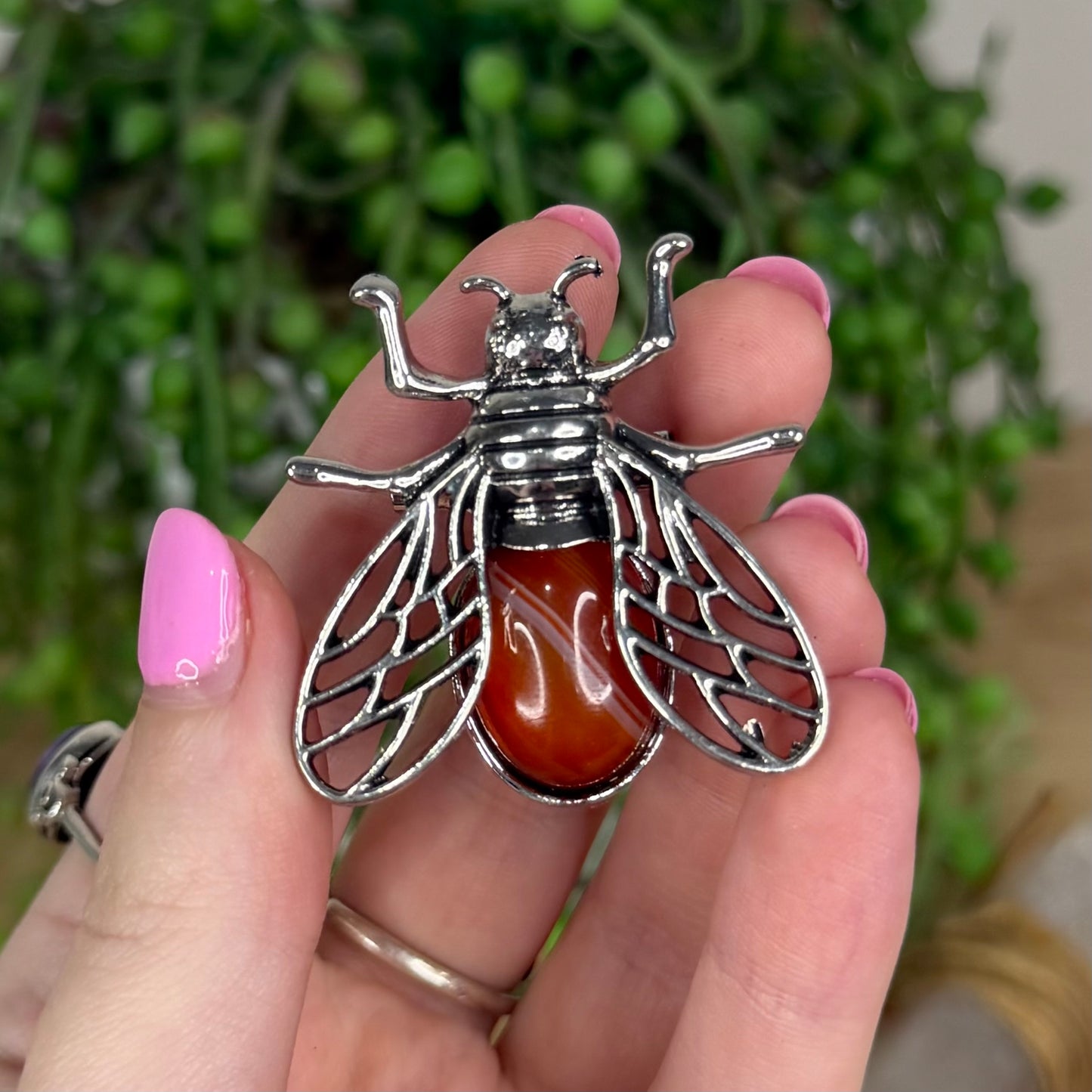Sardonyx Bee Brooch (X269)