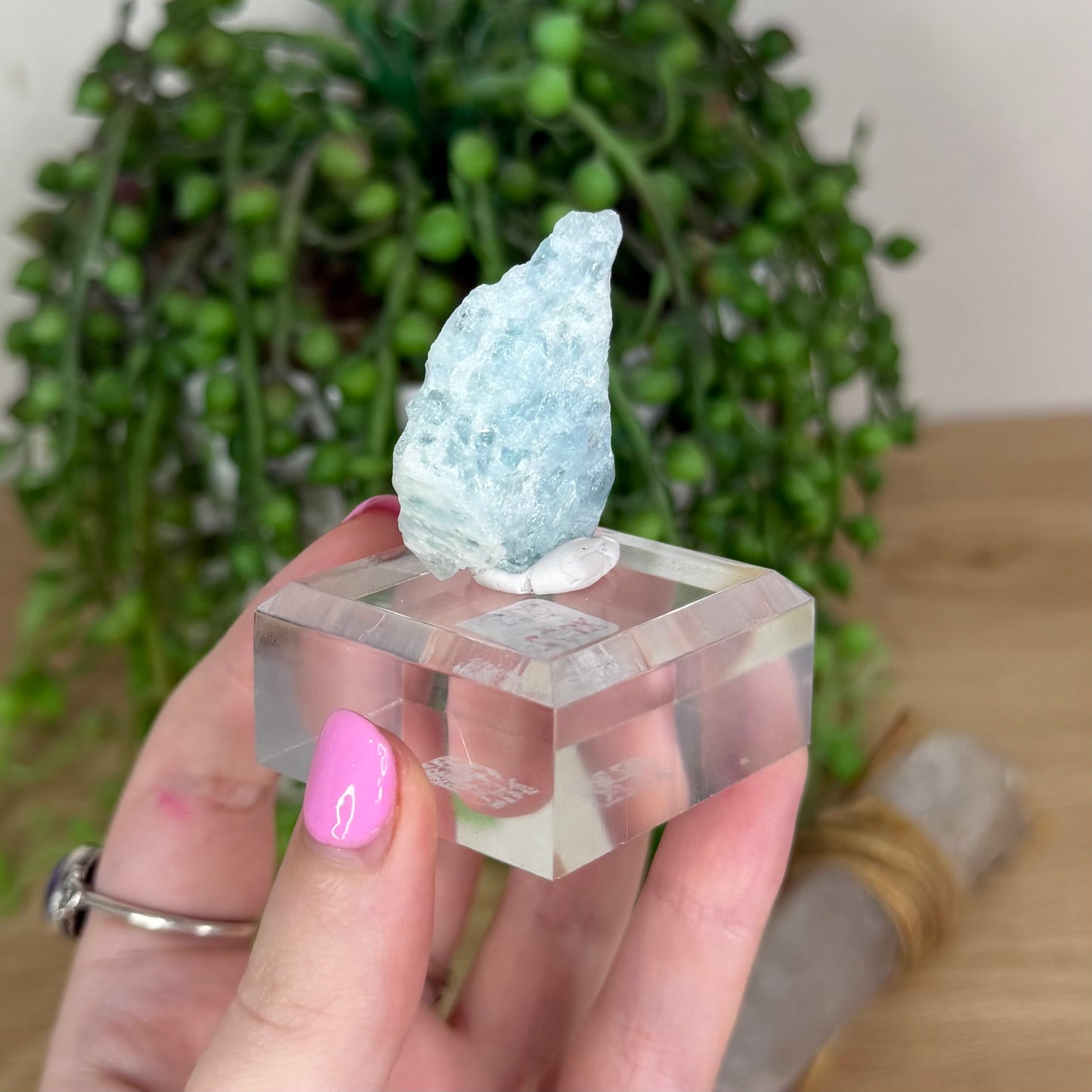 Aquamarine Raw On Stand (X272)