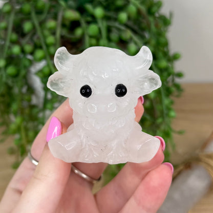 Clear Quartz Sitting Highland Cow (X399)