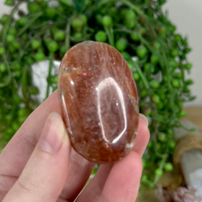 Golden Sunstone Palm Stone (N502)