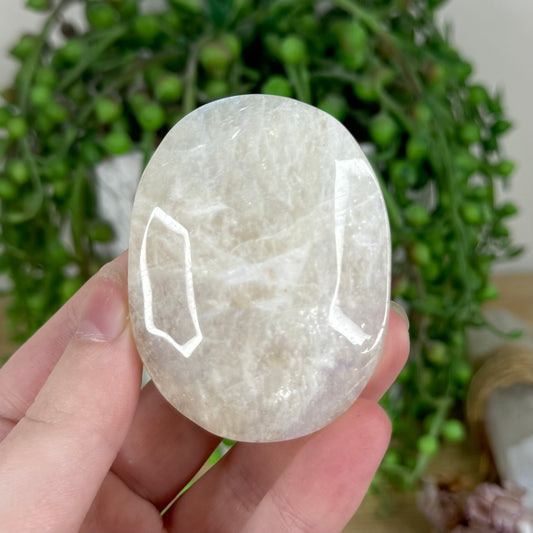 Moonstone Palm Stone (N484)