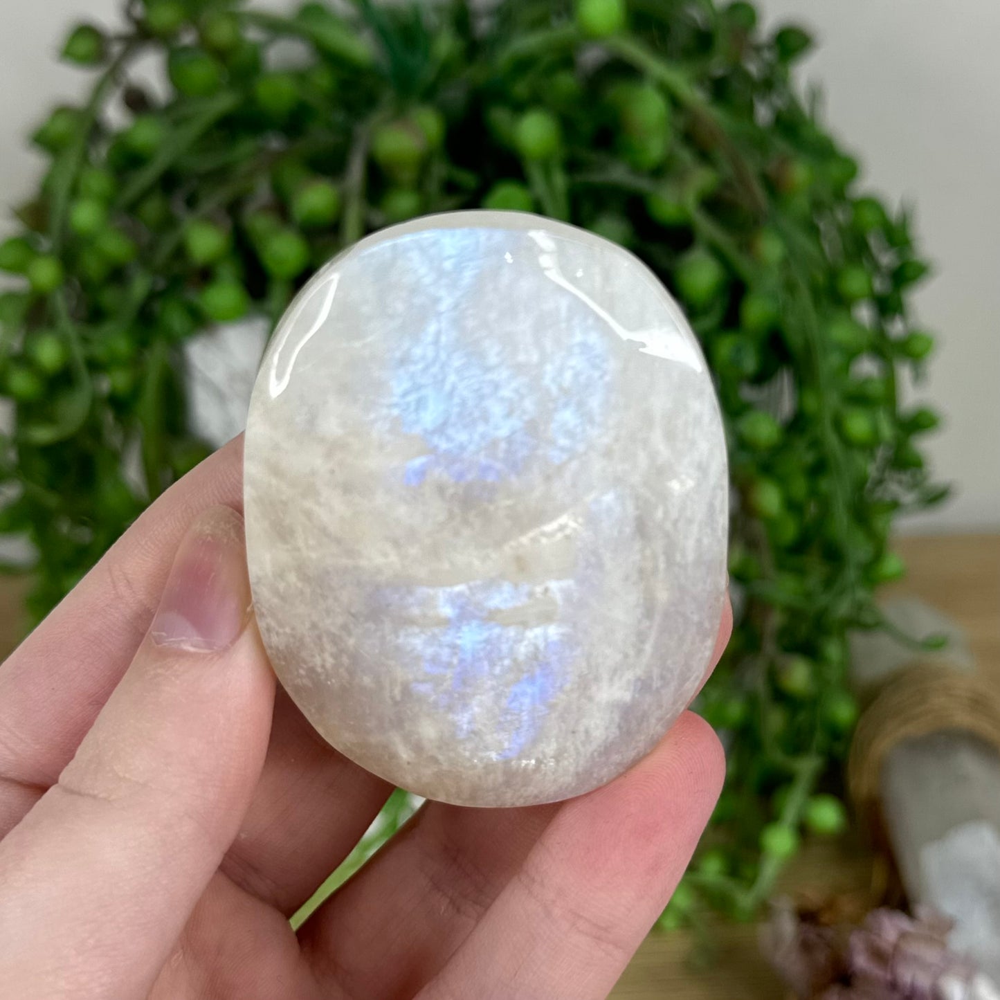 Moonstone Palm Stone (N484)