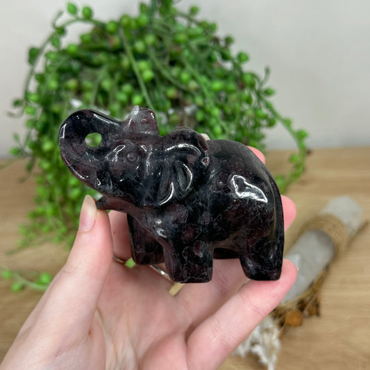 Garnet Elephant (R347)