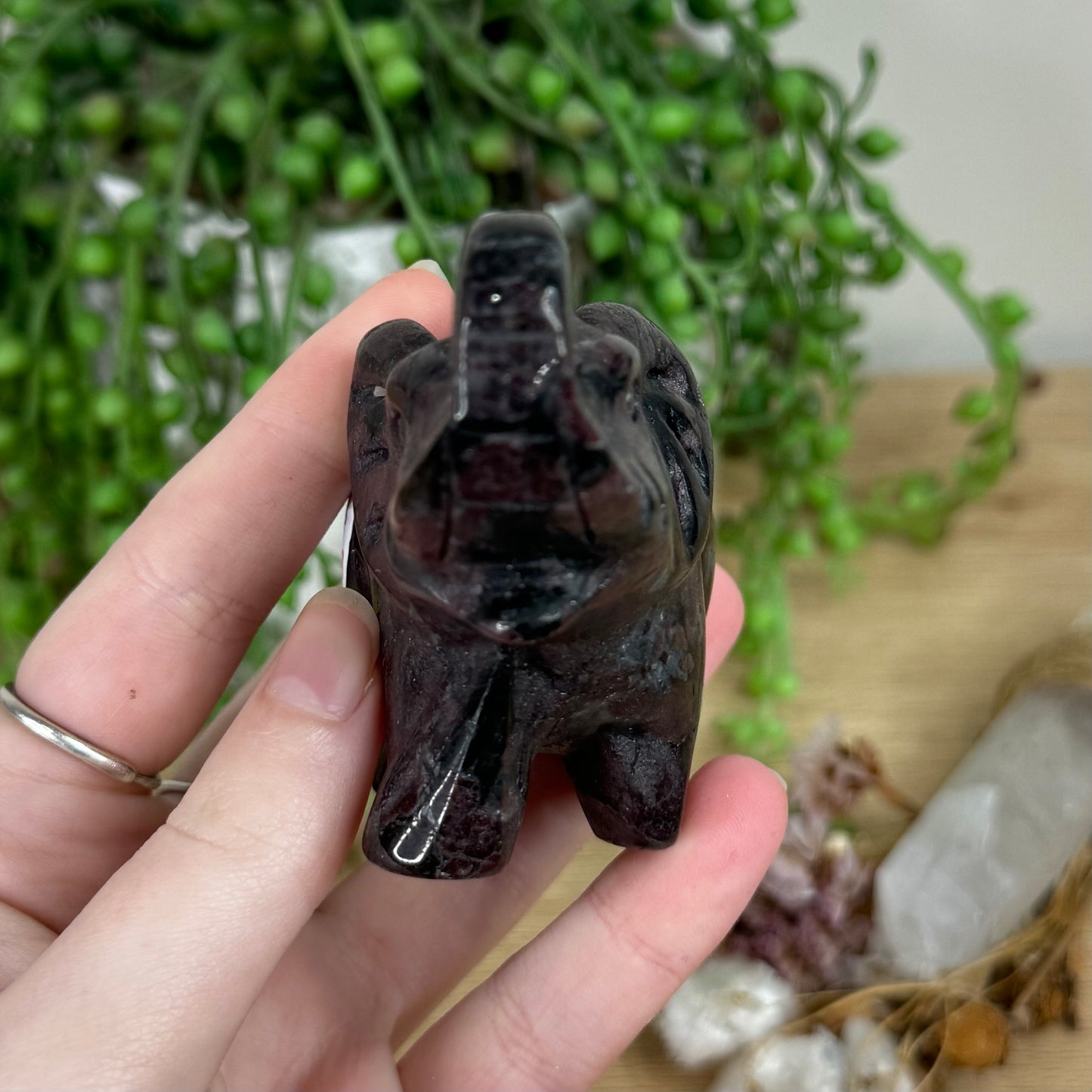 Garnet Elephant (R347)