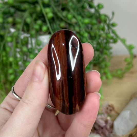 Red Tiger Eye Palm Stone (R492)