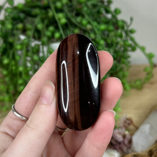Red Tiger Eye Palm Stone (R493)