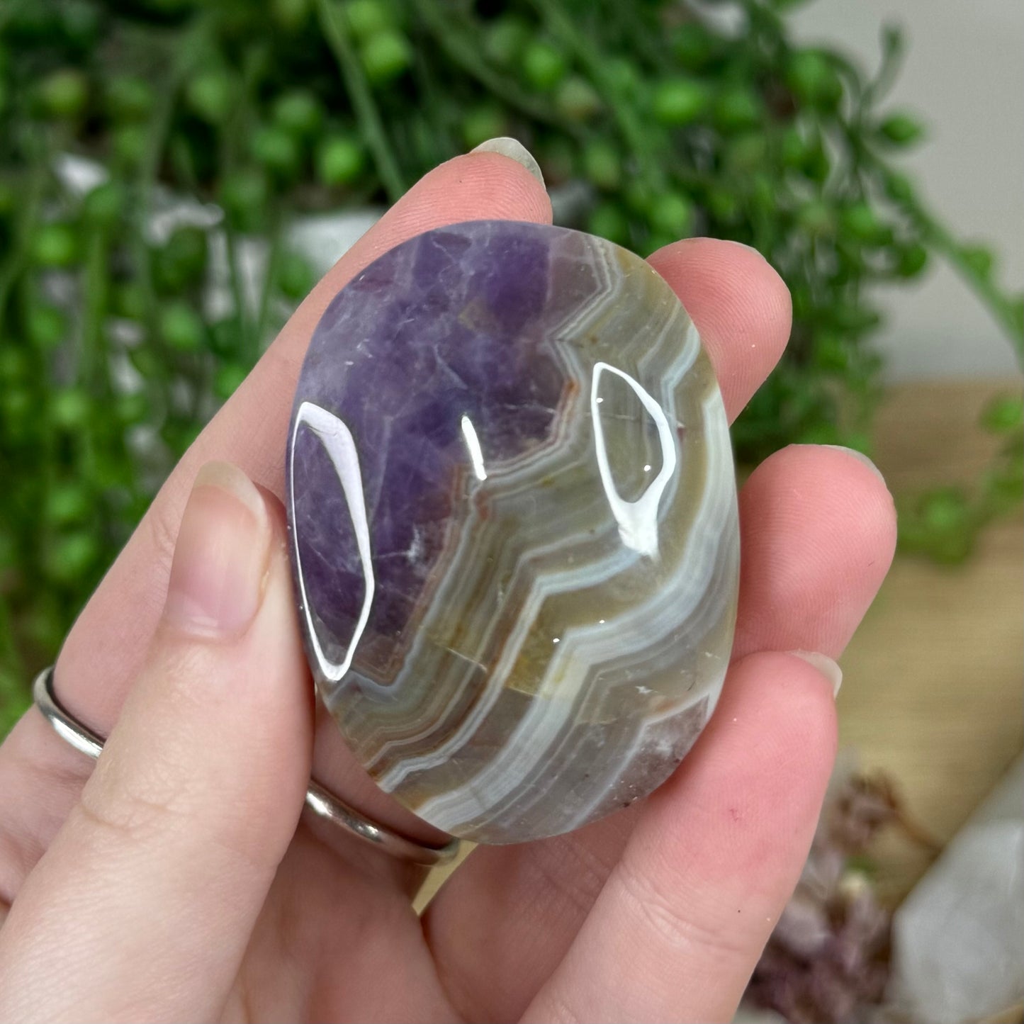 Amethyst / Mexican Crazy Lace Agate Palm Stone (R448)