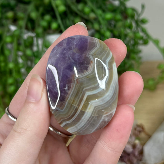 Amethyst / Mexican Crazy Lace Agate Palm Stone (R448)