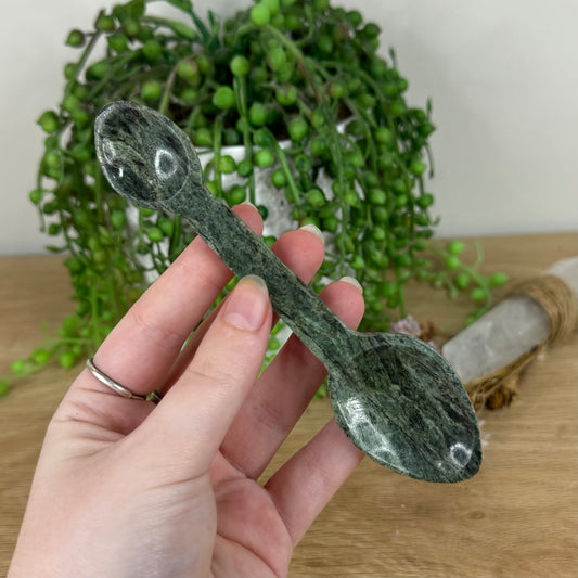 Green Serpentine Spoon (N367) (N368)