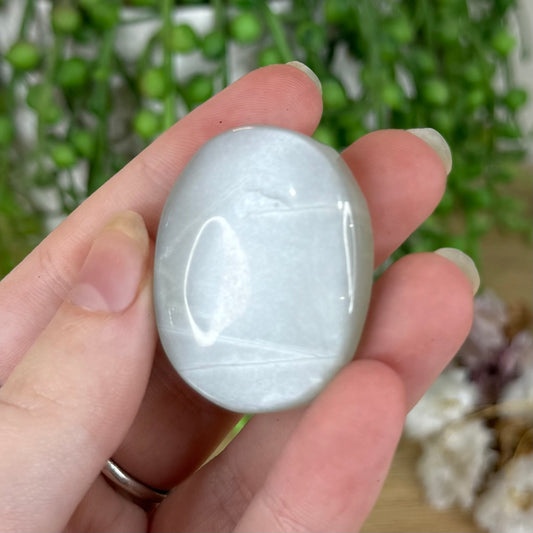 Green Moonstone Palm Stone (N96)