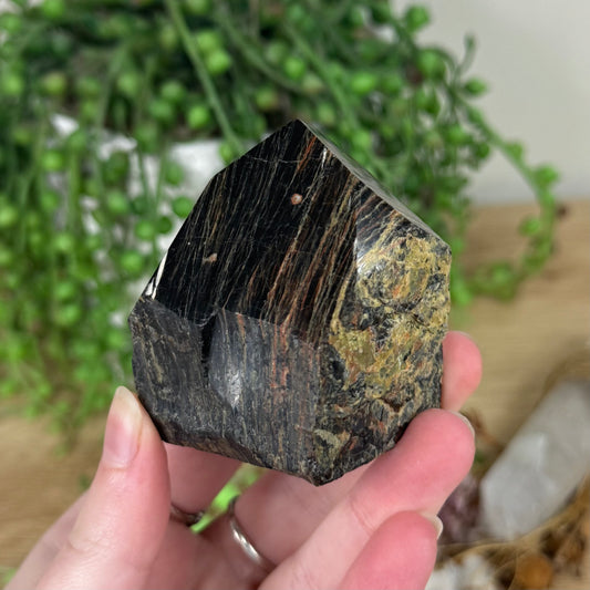 Black Tourmaline / Hematite Cut Base (R561)