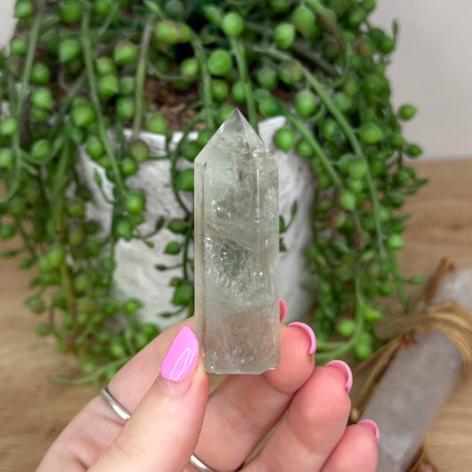 Green Quartz Point (X689)