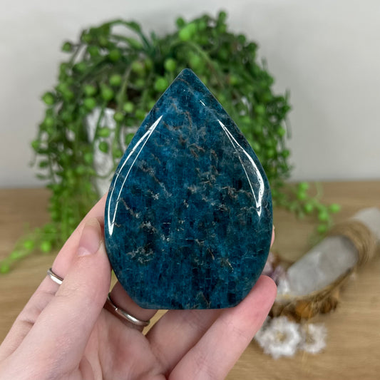 Blue Apatite Arch Free Form (N275)