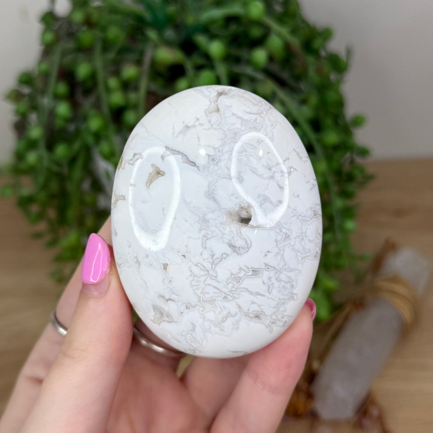 White Plume Agate Palm Stone (X603)