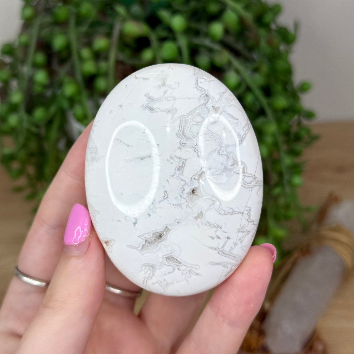 White Plume Agate Palm Stone (X601)