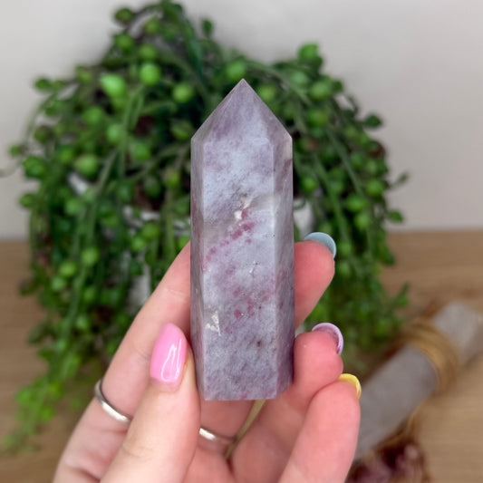 Plum Tourmaline Point (Y38)