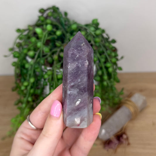 Plum Tourmaline Point (Y41)