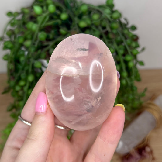 Rose Quartz Palm Stone (Y62)